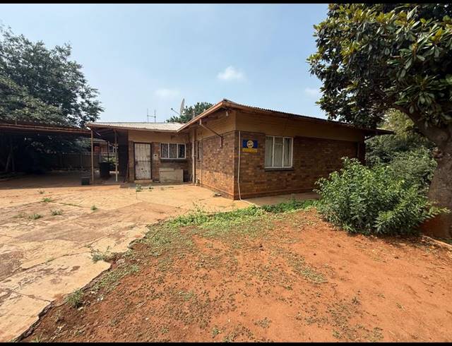 4 BEDROOM HOUSE FOR SALE IN VANDERBIJLPARK CW 2